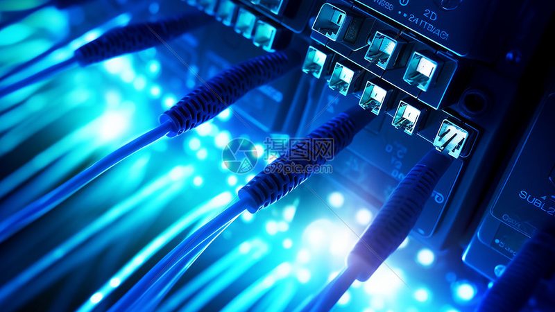 光纤通信在数据中心，如何提升网络性能与稳定性？**